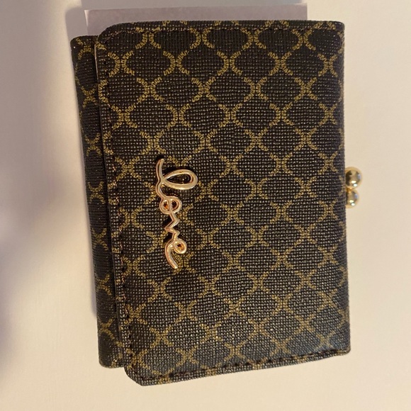 Dark brown wallet for women , light brown inside. It has space for coins - Picture 3 of 5